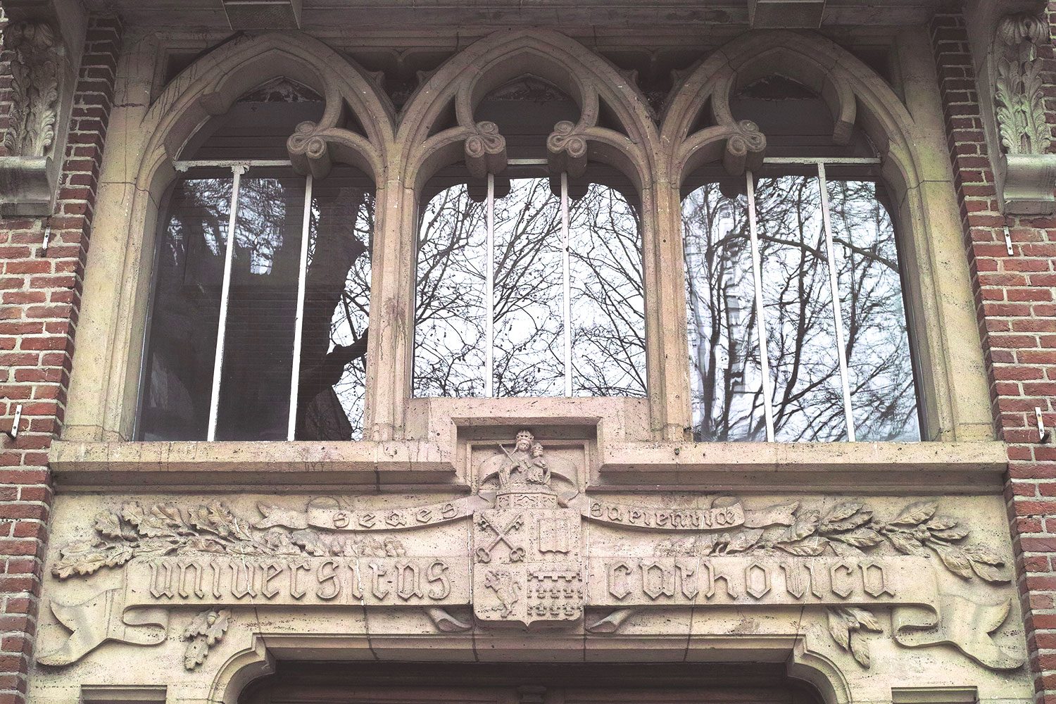 catholic_university_lille_thevoyageur08