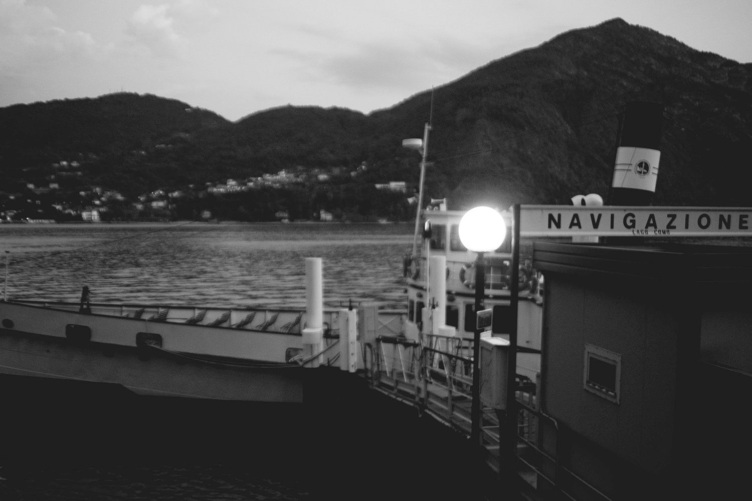 lakecomo_italy_bw_thevoyageur07