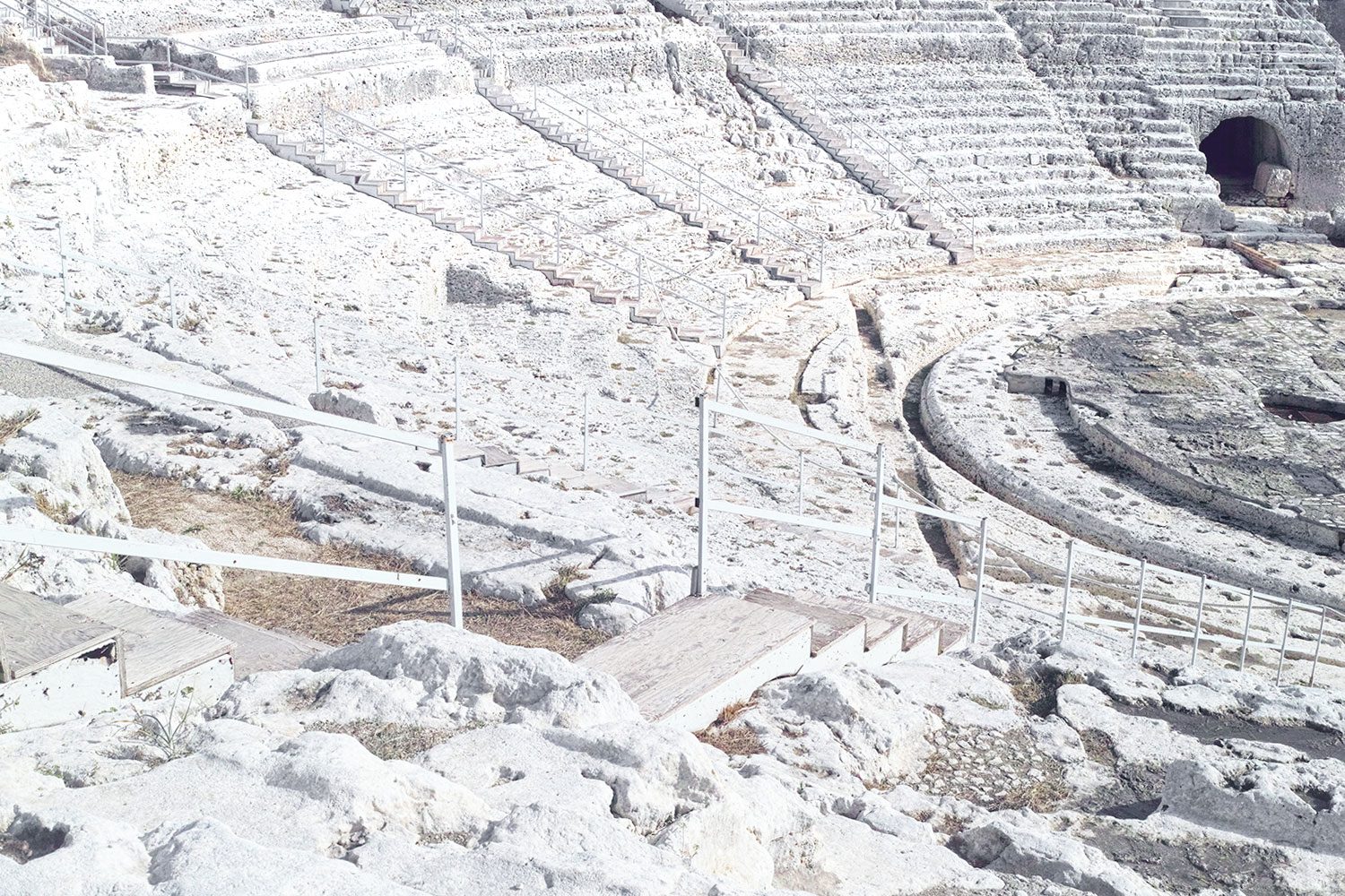 teatro_greco_syracuse_sicily_thevoyageur01