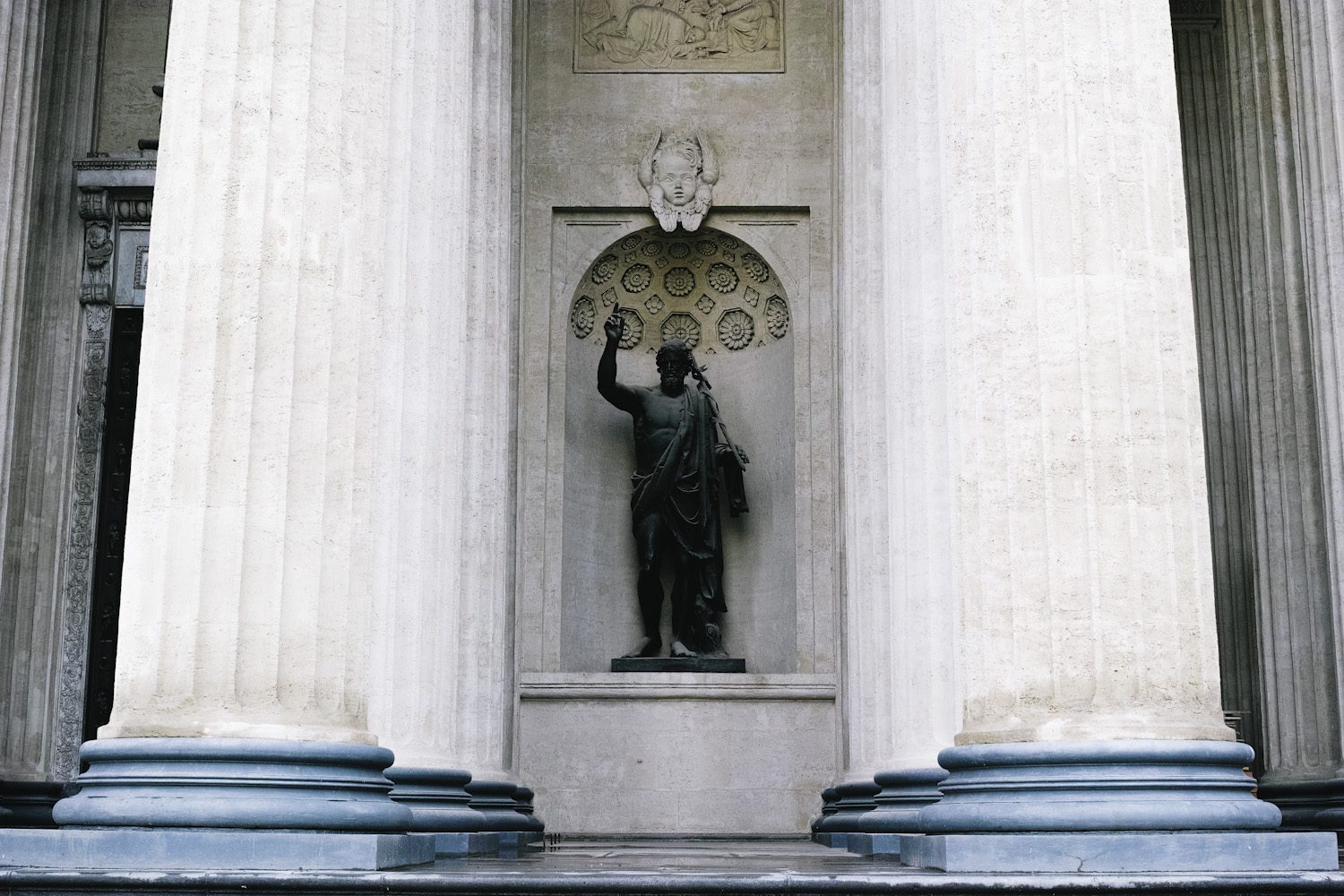 themood_stpetersburg_russia_thevoyageur001