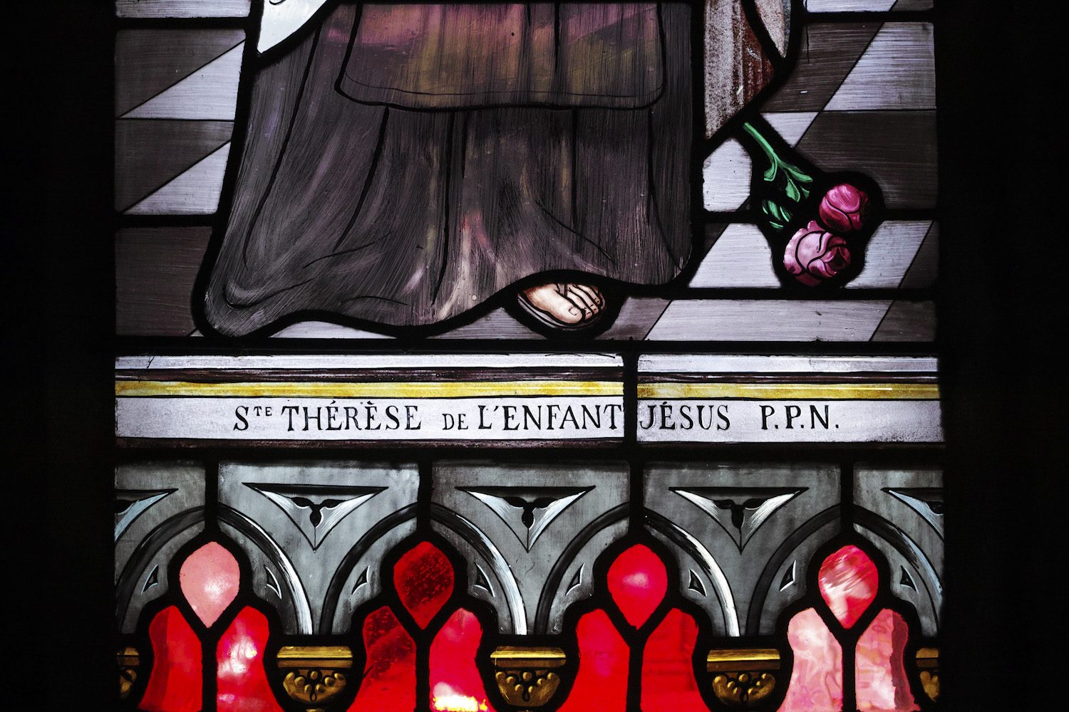 stained_glass_windows_cantal_france_finland_thevoyageur004