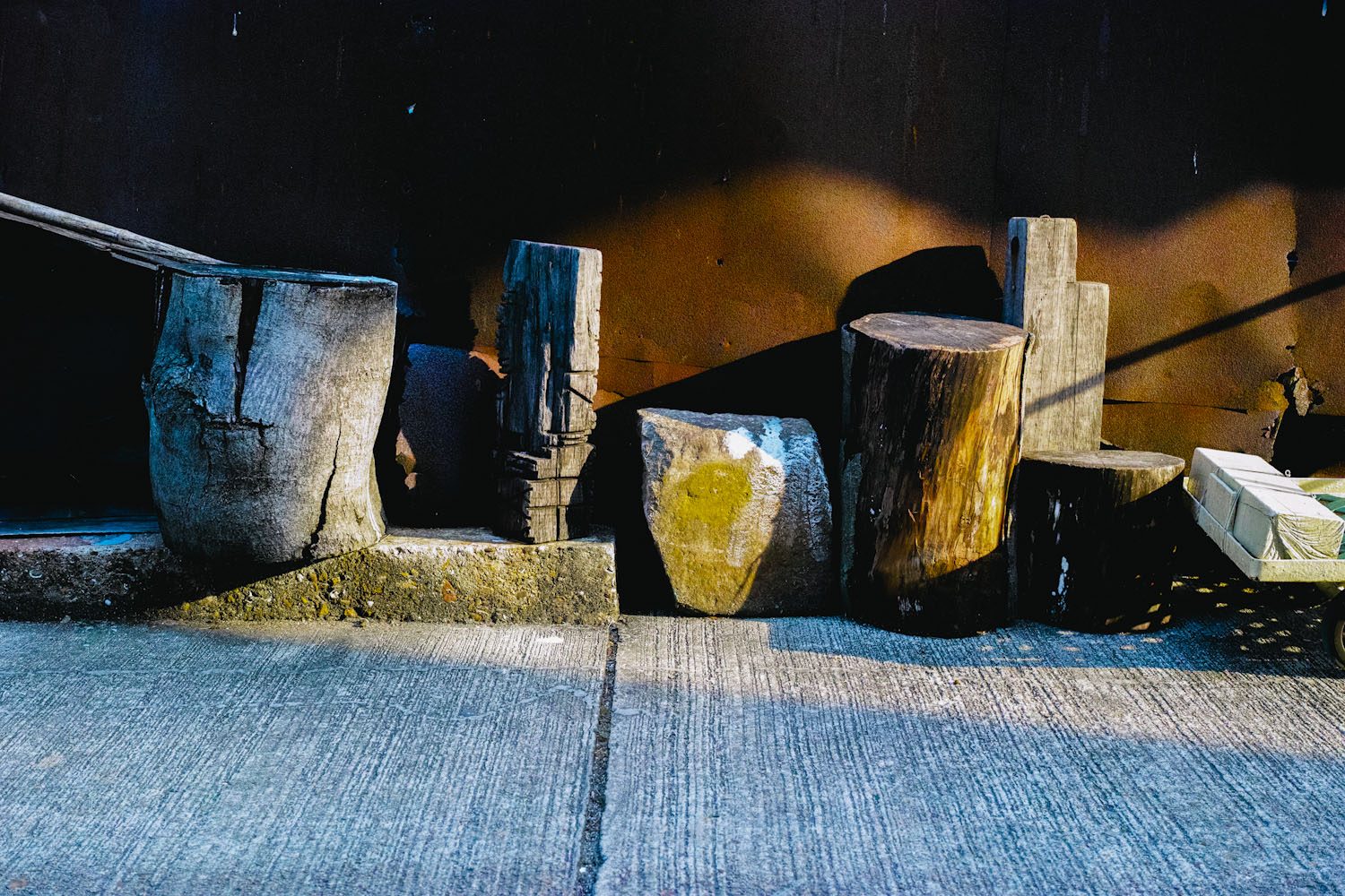 onthesurface_pengchau_taio_lantau_hongkong_china_thevoyageur07