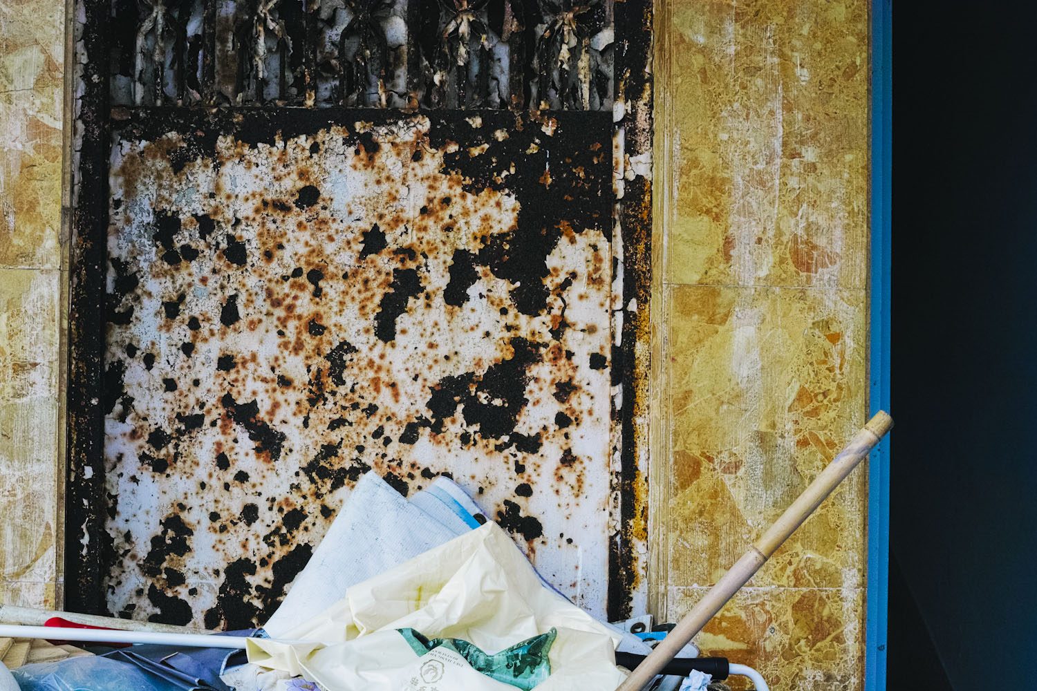 onthesurface_pengchau_taio_lantau_hongkong_china_thevoyageur09