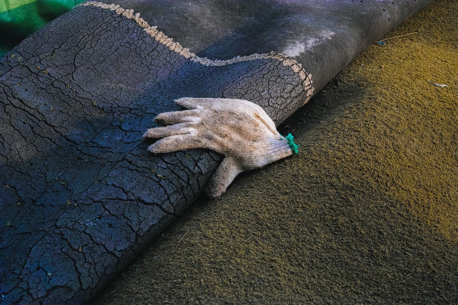 onthesurface_pengchau_taio_lantau_hongkong_china_thevoyageur10