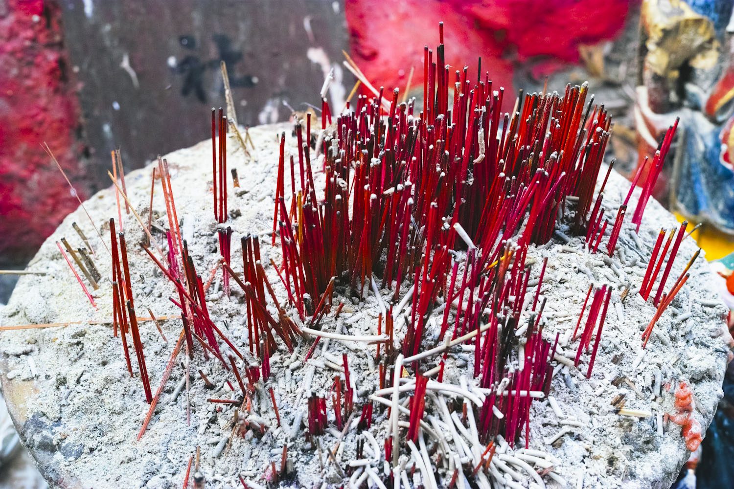 onthesurface_pengchau_taio_lantau_hongkong_china_thevoyageur14