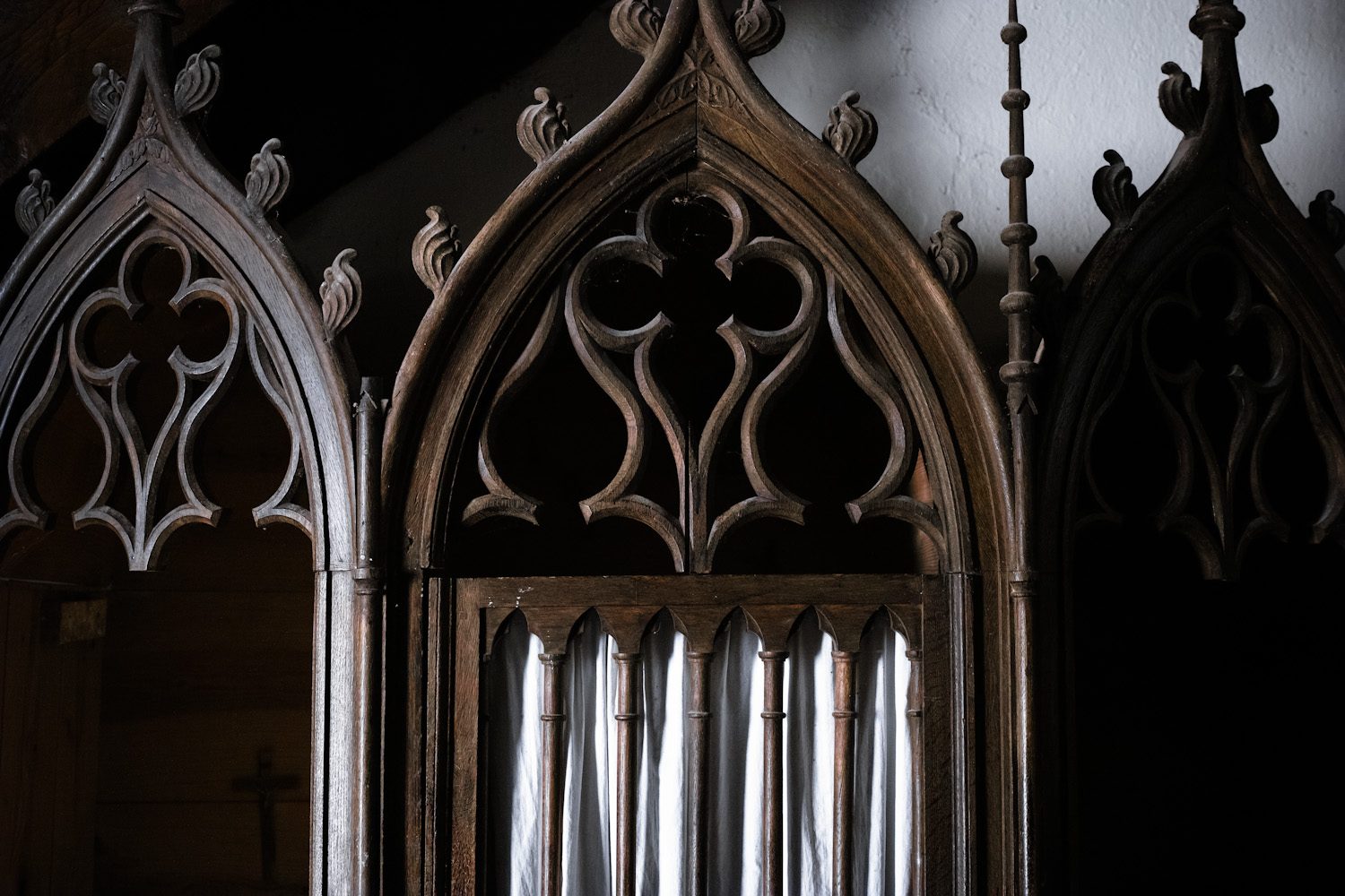 feelsspecial_churches_cantal_france_thevoyageur (10)