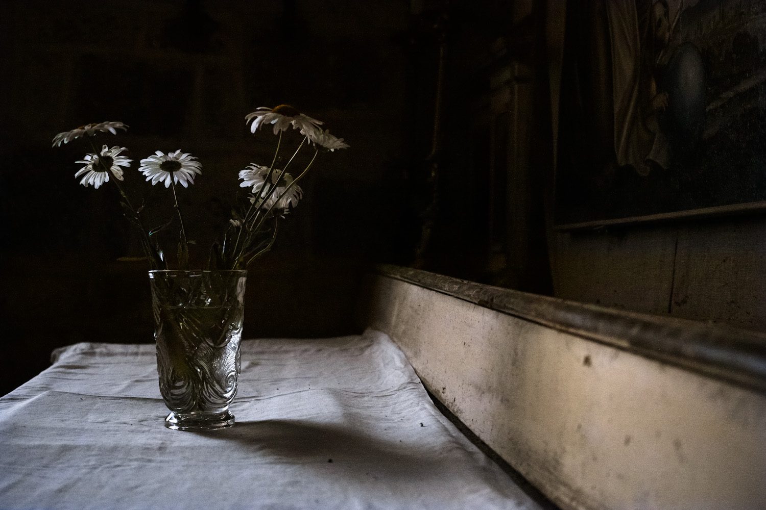 feelsspecial_churches_cantal_france_thevoyageur (5)