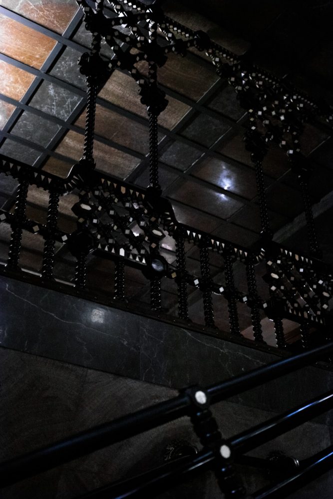 panorama_gaudiinteriors_barcelona_spain_thevoyageur (8)