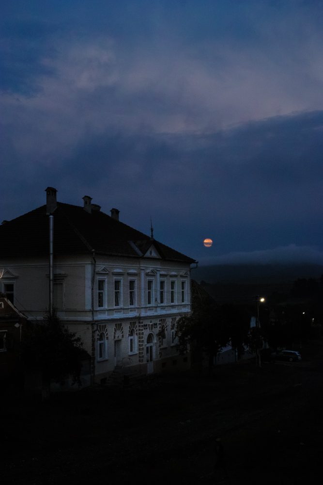 themood_sighisoara_county_transylvania_romania_thevoyageur037